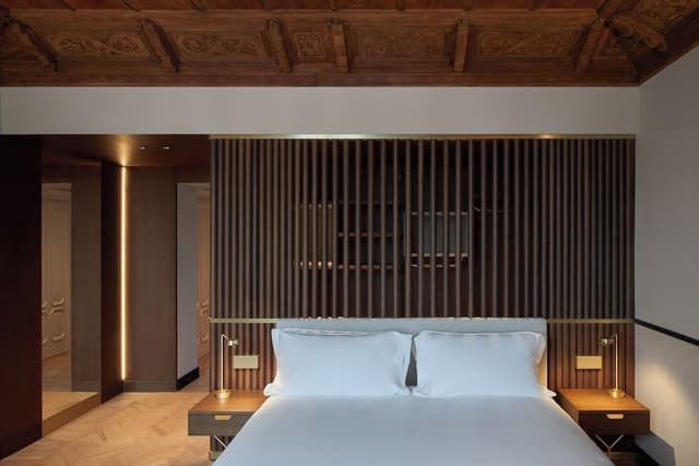Double Room (Cathedral view)