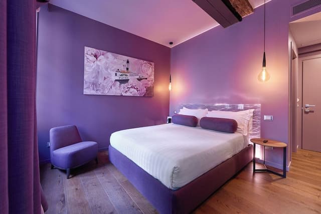 Comfort Room, Balcony
