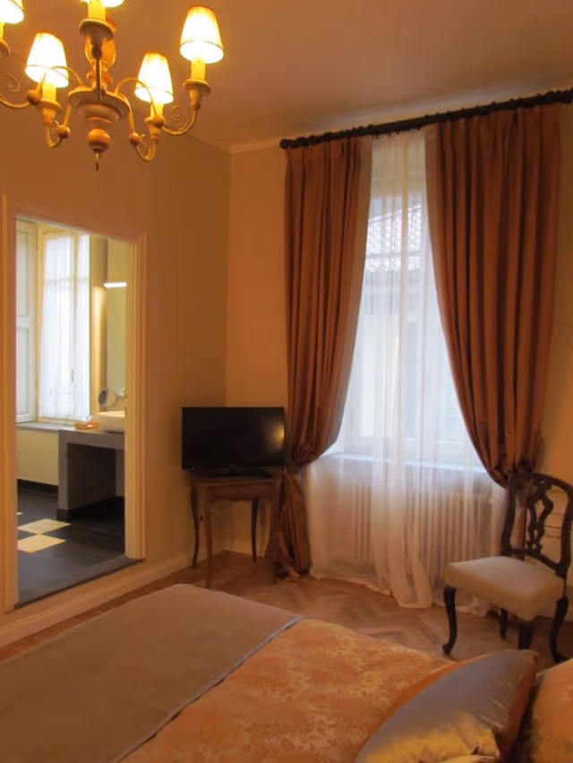 Deluxe Suite