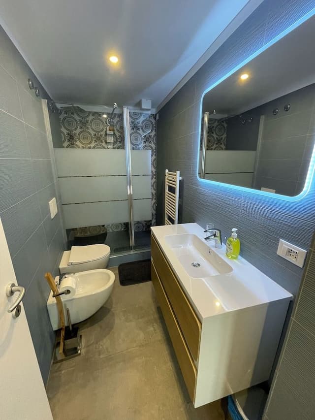 Superior Room, 1 King Bed, Lake View