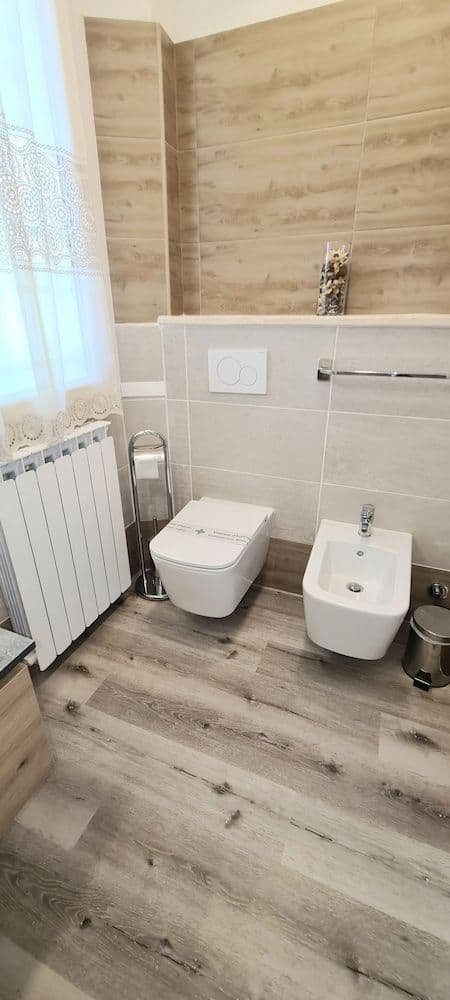 Classic Double Room, 1 Queen Bed, Private Bathroom