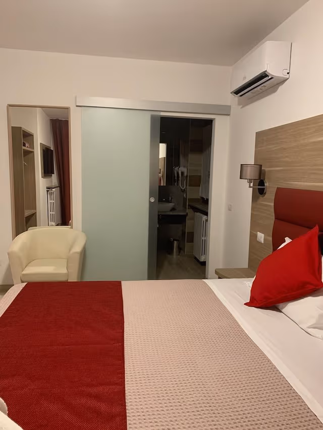 Double or Twin Room, Pool View (Superior Plus)