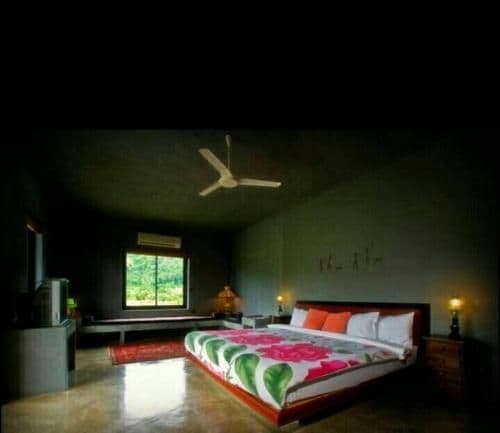 Honeymoon Suite
