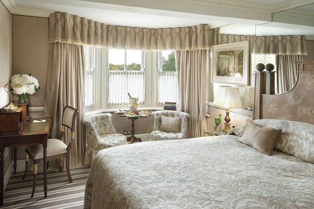 Deluxe Room (King/Twin)