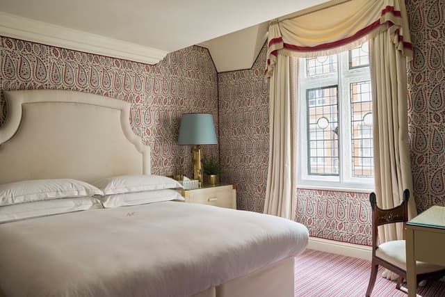 Deluxe Room (King/Twin)
