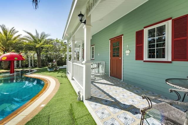 Familas Pool Villa
