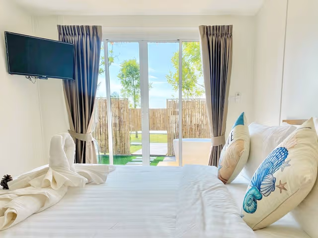 Deluxe Room, Bathtub, Sea View