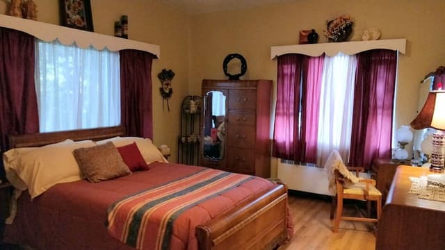 Comfort Room, 1 Queen Bed, Non Smoking, Ensuite