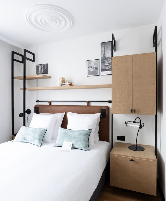 Connecting Room