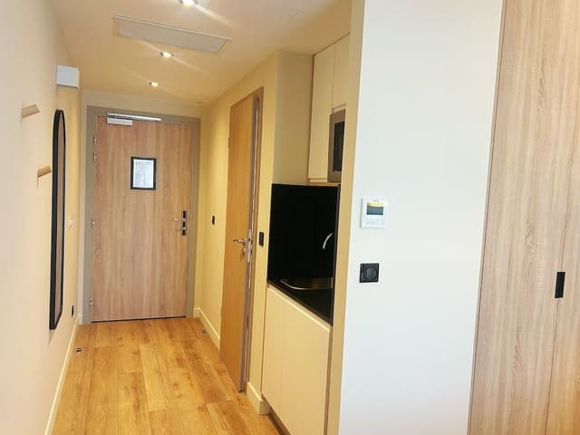Standard Room, 1 Queen Bed, City View