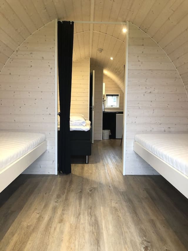 Cabin, Lake View