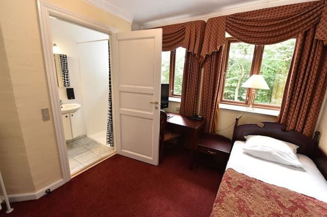 Classic Single Room