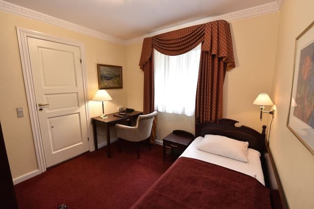 Classic Single Room