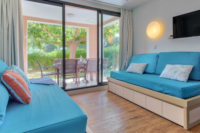Apartment 6 people - 1 bedroom + 1 sleeping alcove - Terrace or balcony