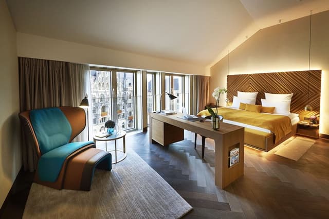 Junior Suite Marienplatz View