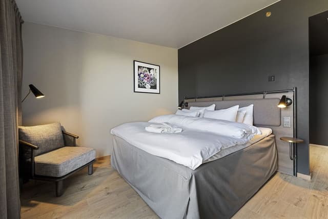 Deluxe Room, 1 King Bed (Fairway)