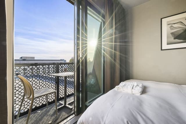 Room, 1 Queen Bed, Balcony
