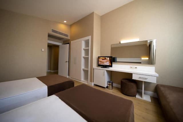 Standard Twin Room with Swimming Pool Access