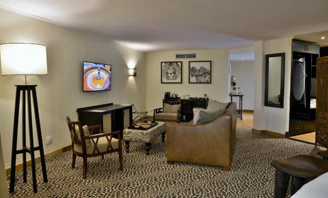 Standard Queen Room
