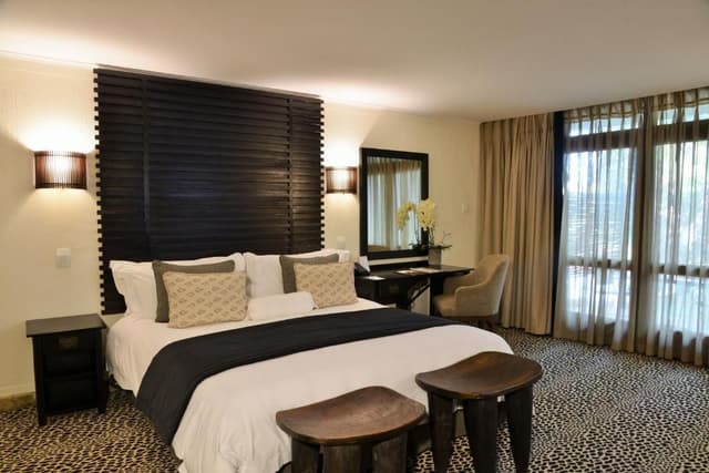 Standard Queen Room