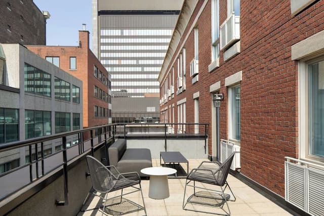 Suite, 1 Bedroom, City View (Corner)