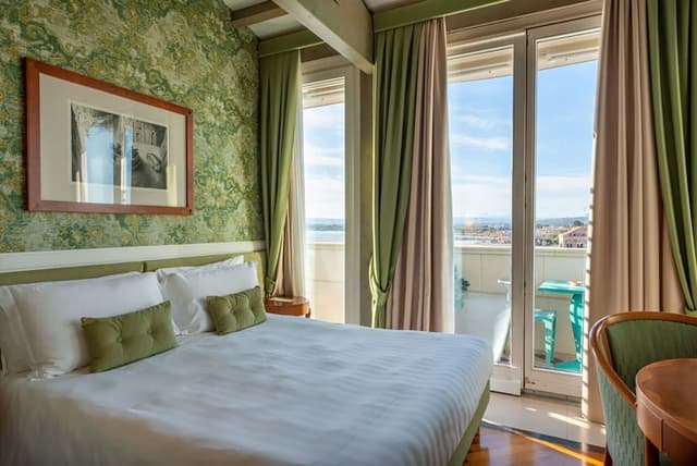 Classic Room (Small)