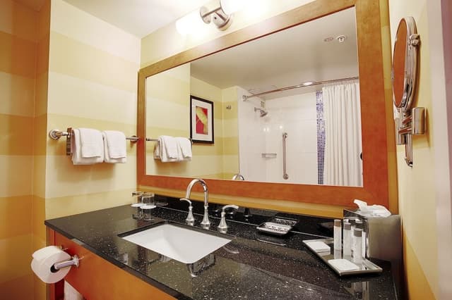 Standard Room, 1 King Bed