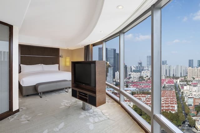 Suite, 1 King Bed, City View (Diplomatic, High Floor)