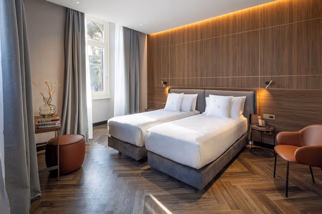 Junior Suite, Courtyard View