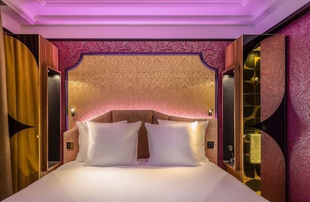 Deluxe Double Room (Light my fire)