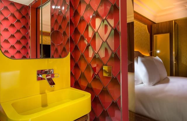 Deluxe Double Room (Light my fire)