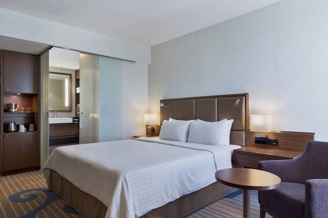 Standard Room, 1 King Bed