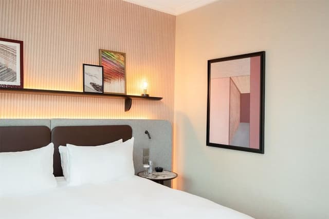 Executive Room, 1 King Bed (Deluxe)