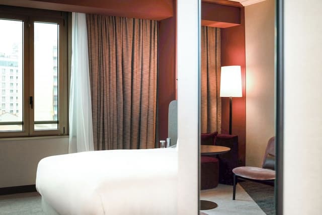 Executive Room, 1 King Bed (Deluxe)