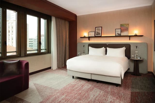 Executive Room, 1 King Bed (Deluxe)