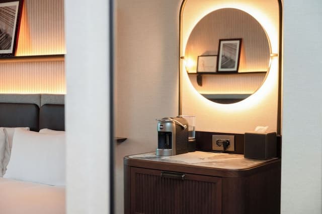 Executive Room, 1 King Bed (Deluxe)