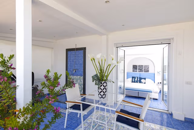 Attic Room and 60sm Terrace Solarium, Sea View