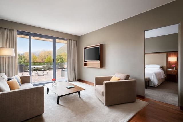 Suite, 1 Bedroom, Pool View (Balcony)