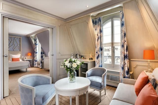 Suite, view Arc de Triomphe
