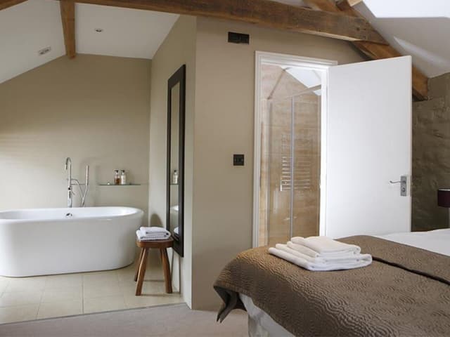 Honeymoon Suite