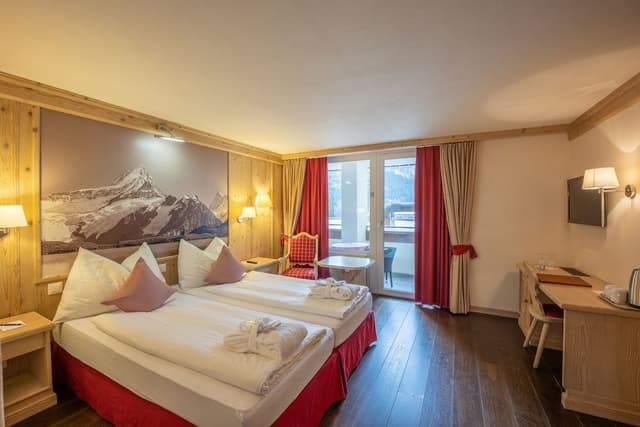 Double Room with partial Eiger view, Balcony