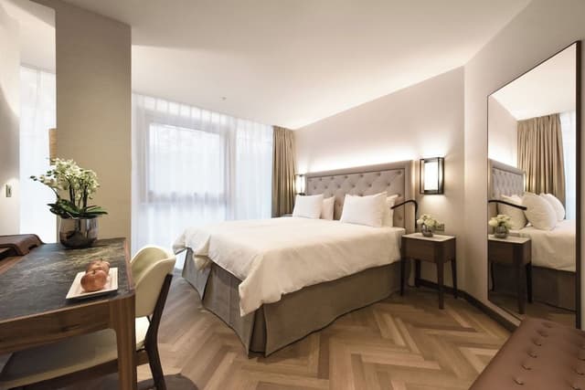 Deluxe Room, 1 King Bed