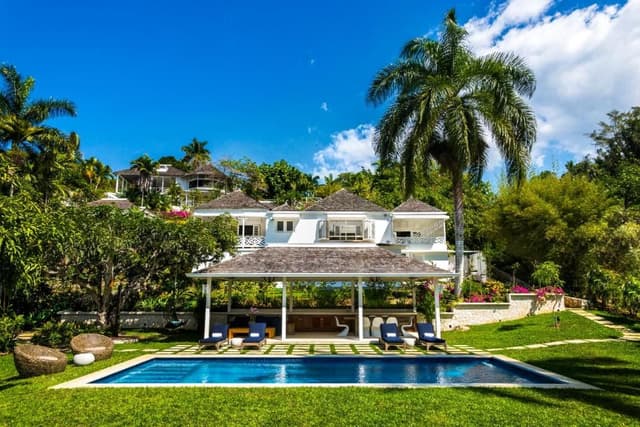 3 Bedroom Classic private pool
