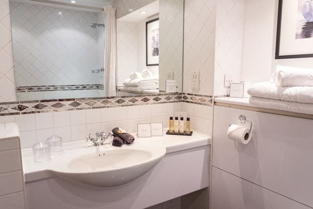 Double or Twin Room (Hazel)
