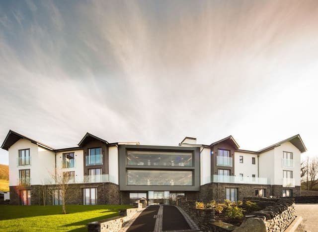 Winander Club Lime Lake View Room
