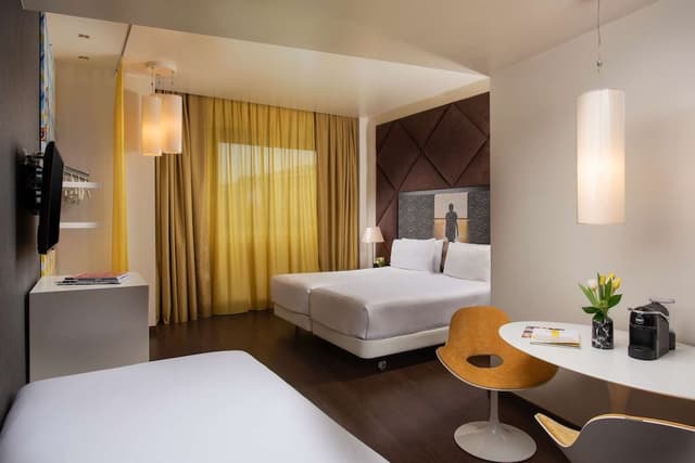 Family Room (nhow Adjoining Room extra bed 3AD+2CH)