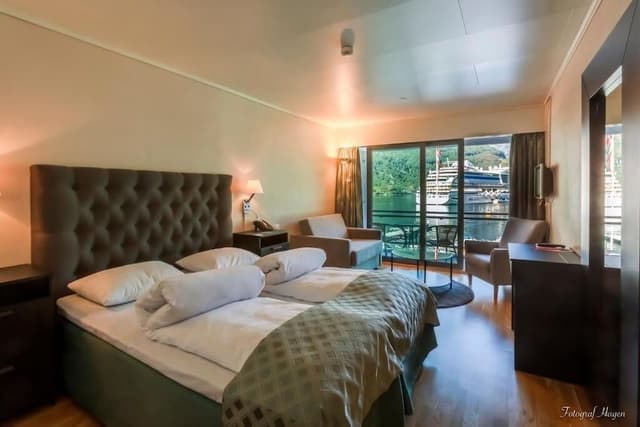 Superior Double or Twin Room (Fjord View)