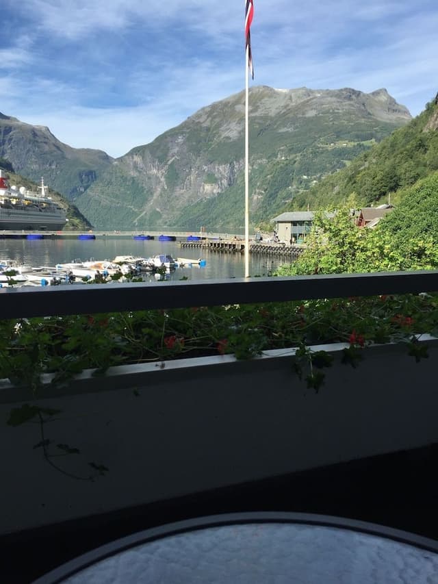 Standard Twin Room (Fjord View)