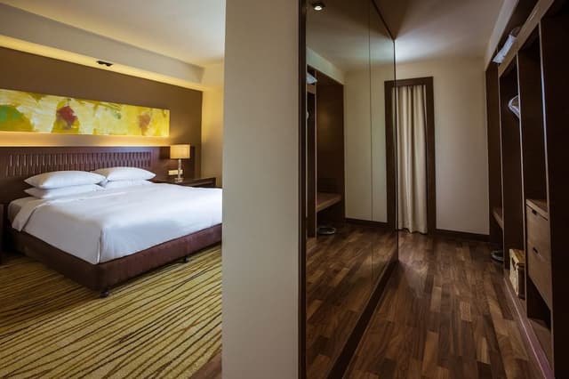 Regency, Suite