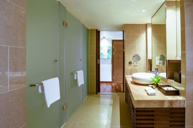 Regency, Suite